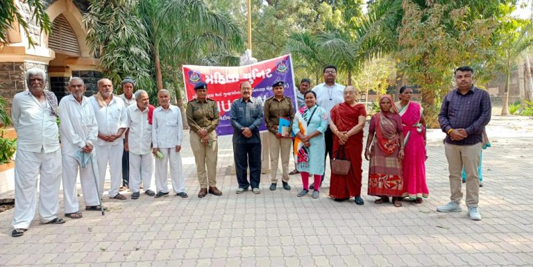 મોરબી: માતૃશ્રી બાજીરાજબા વૃધ્ધાશ્રમની મુલાકાત લેતું એન્ટી હ્યુમન ટ્રાફિક ઈન યુનિટ
