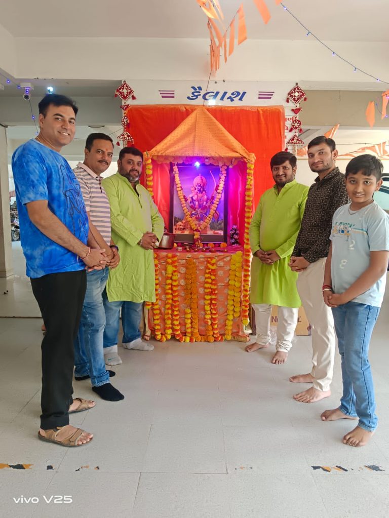 મોરબી: અયોધ્યામાં શ્રીરામ ભગવાનની મૂર્તિ પ્રાણ પ્રતિષ્ઠાની કૈલાસ એપાર્ટમેન્ટમાં ધામધૂમથી ઉજવણી