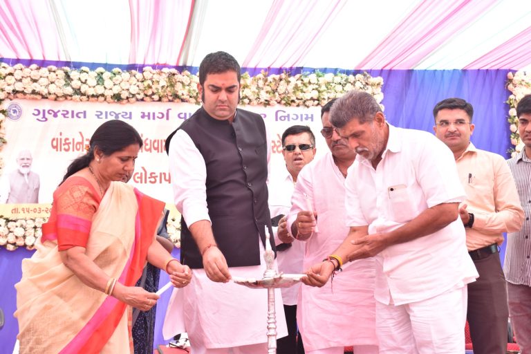 વાંકાનેર ખાતે ૪૨૨ લાખના ખર્ચે  નવનિર્મિત બસ સ્ટેશનનું લોકાર્પણ કરાયું