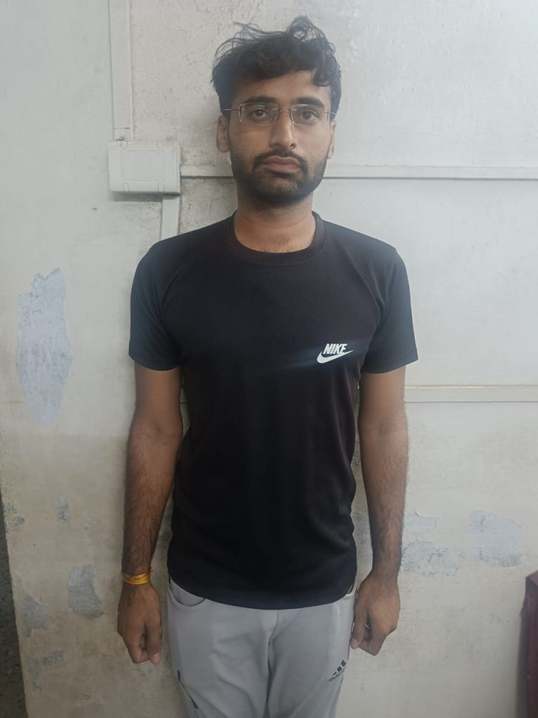 લાતી પ્લોટ ખાતે ઝડપાયેલ નશાકારક સીરપના કેસમાં ગોડાઉન માલિક ઝડપાયો