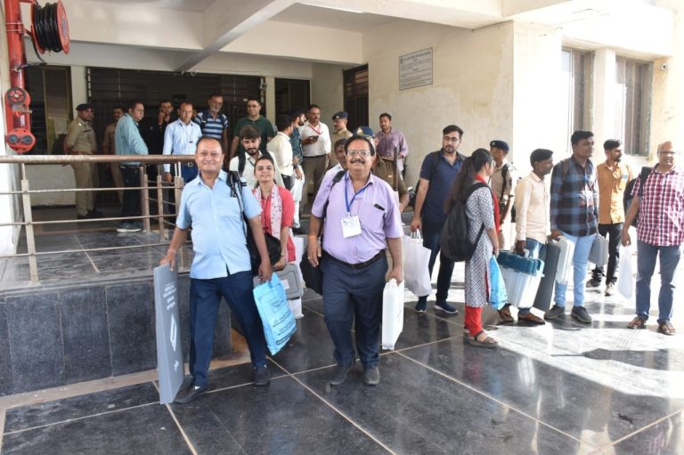 આવતીકાલે લોકસભા સામાન્ય ચૂંટણી ના મતદાન પ્રક્રિયા માટે મોરબી જિલ્લા વહીવટી તંત્ર સજ્જ