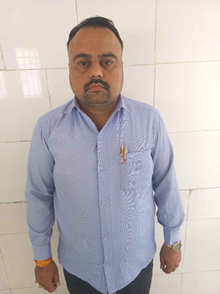 મોરબી:મહિનામાં બે લંચિયા તલાટી ઝડપાયા ! મામલતદાર કચેરીના રેવન્યુ તલાટી એ 4000 માં જીવ નાખ્યો