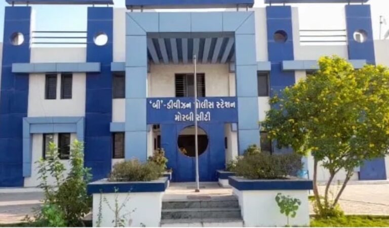 માળિયા વનાળીયા સોસાયટીમાંથી રહેણાંક મકાનમાંથી દેશી દારૂનો જથ્થો ઝડપાયો