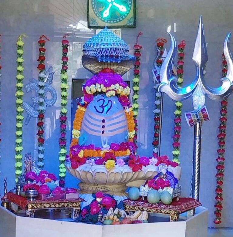 રાજકોટ મોરબી હાઈવે પર જગતગુરૂ શંકરાચાર્ય દ્વારા સ્થાપિત ચંદ્ મૌલિશ્ર્વર મહાદેવ મંદિર આસ્થાનુ કેન્દ્ર